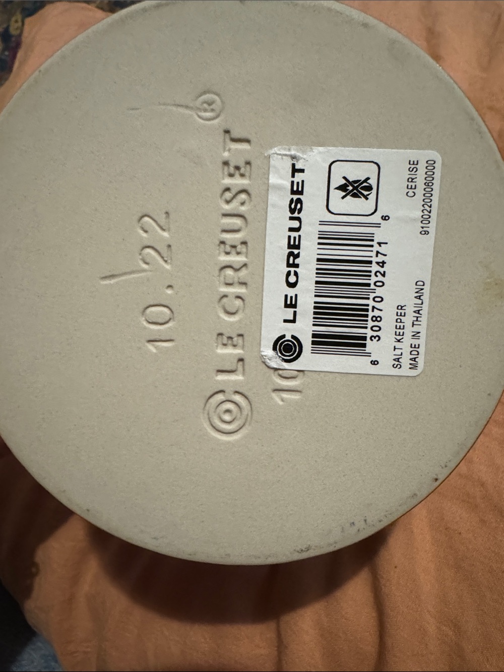 Le Creuset Salt Keeper Crock Cerise 10 oz. NWT - Picture 2 of 3